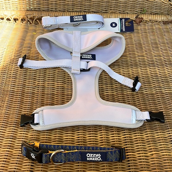 Ozzy & Kazoo set of 3 - dog harnesses, leash, and collar size M - Picture 1 of 7